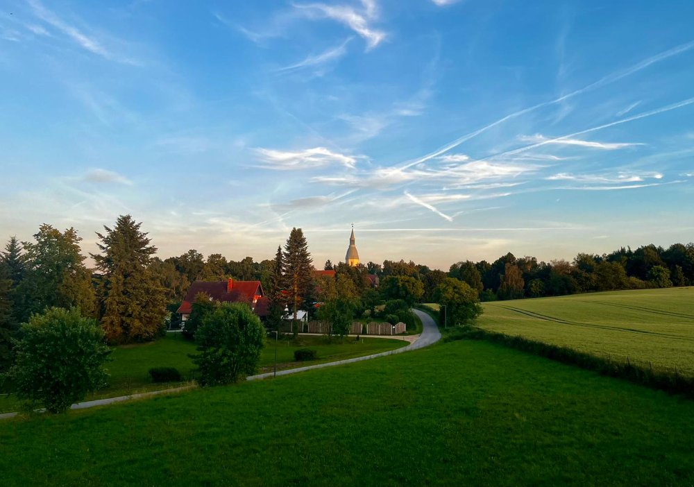 Blick vom Niederer Viebig Richtung Kirche. Foto A. Poost Blick vom Niederer Viebig Richtung Kirche. Foto A. Poost